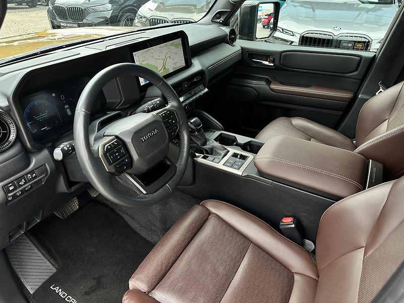 Toyota Land Cruiser 2.8 D-4D Executive TZ DPH 2025 - fotka 5 z 24