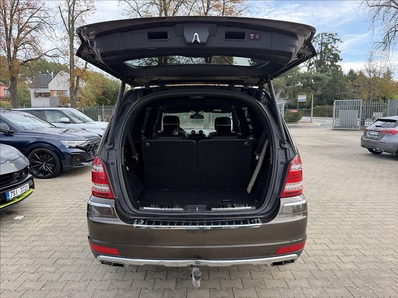 Mercedes-Benz GL 350 CDI 4Matic AMG - fotka 27 z 30