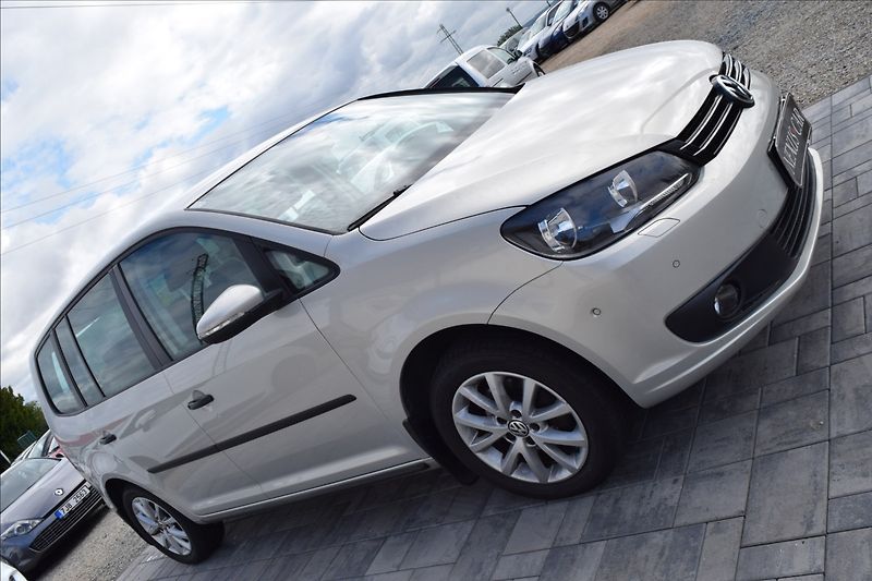 Volkswagen Touran 1,4 i 103KW AUTOMAT PO SERVISE - fotka 4 z 44