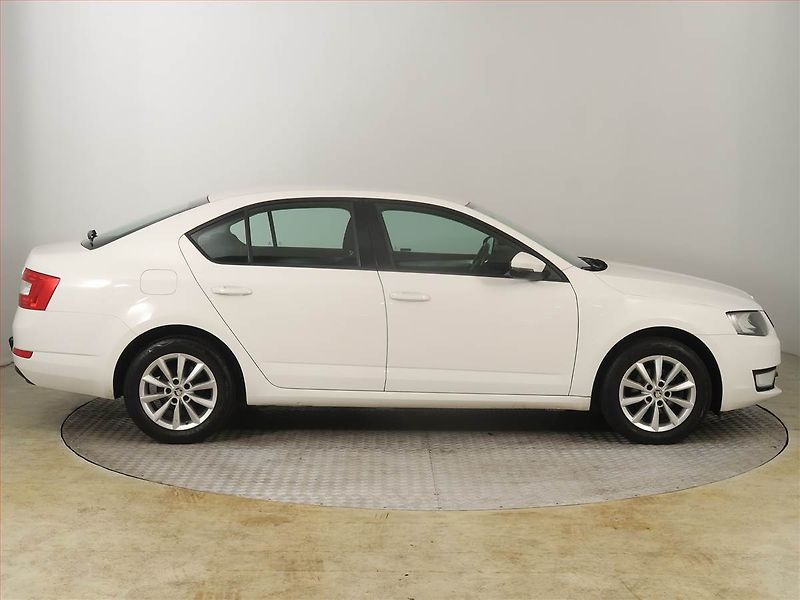 Škoda Octavia (2016) Ambition 1.6 TDI, Tempomat - fotka 6 z 15