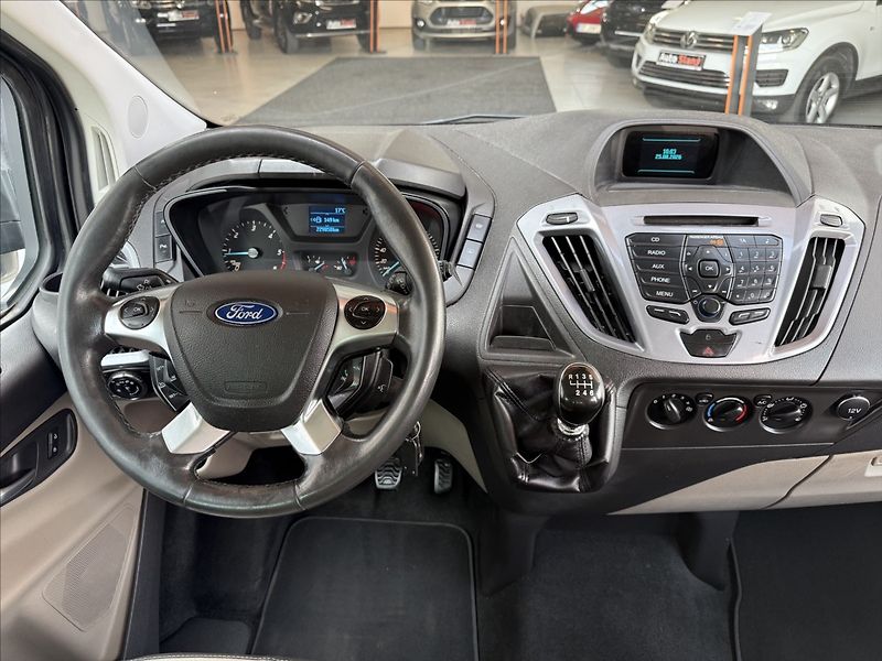 Ford Tourneo Custom 2,2 TitaniumX,114kW,1maj,po se - fotka 14 z 31