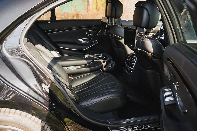 Mercedes-Benz Třídy S (2018) S 560 4MATIC L, S 560 4MATIC L - fotka 38 z 40