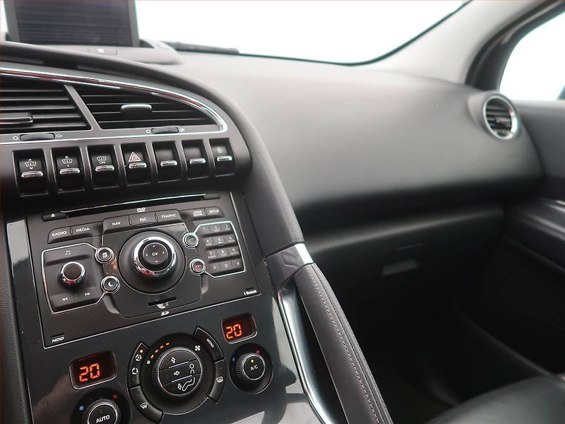 Peugeot 3008 (2013) Hybrid4, 4X4, Automat - fotka 12 z 18