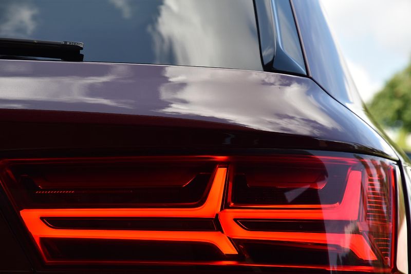 Audi Q7 3.0 TDI QUATTRO,VIRTUAL,7MÍST - fotka 47 z 50