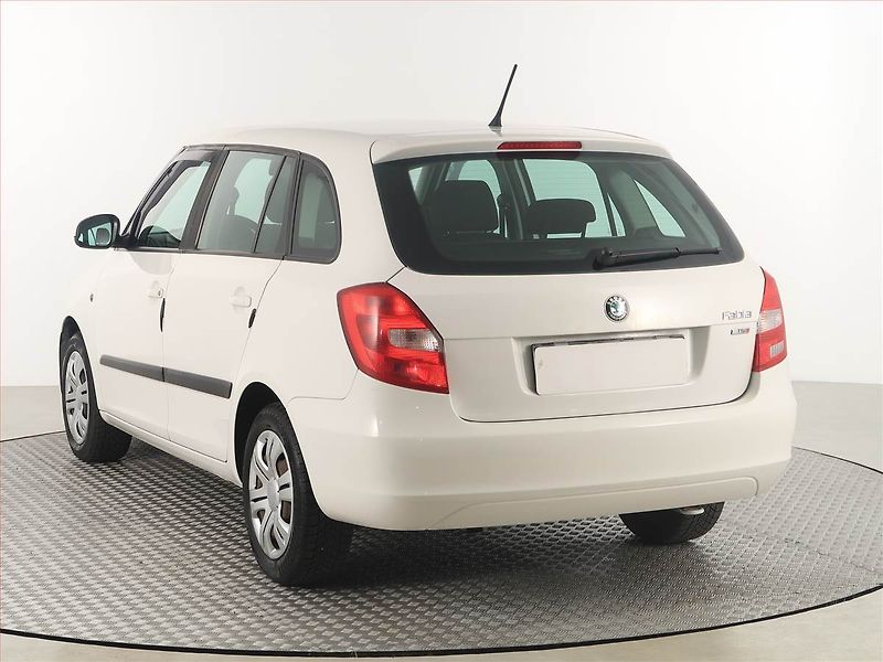 Škoda Fabia (2012) 1.2 TSI, po STK, oblíbený vůz - fotka 4 z 15