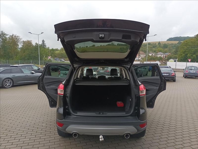 Ford Kuga 2,0 TDCi,120kw,4x4,NAVI,KAMERA - fotka 18 z 50