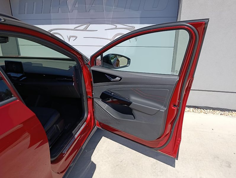 Volkswagen ID.4 GTX 220kW 4MOTION 82kWh - fotka 27 z 32