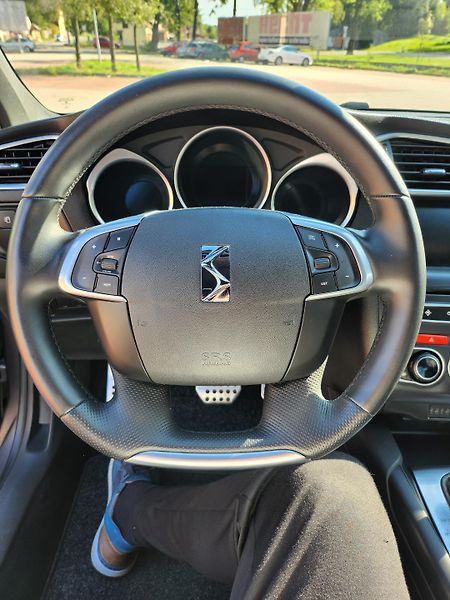 DS Automobiles DS4 (2016) - fotka 12 z 15