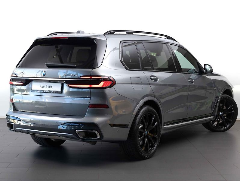 BMW X7 xDrive40d - fotka 5 z 24