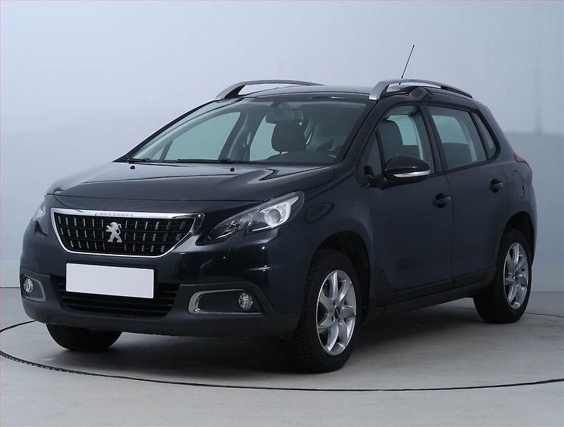Peugeot 2008 (2018) Active Pack 1.2 PureTech - fotka 2 z 18