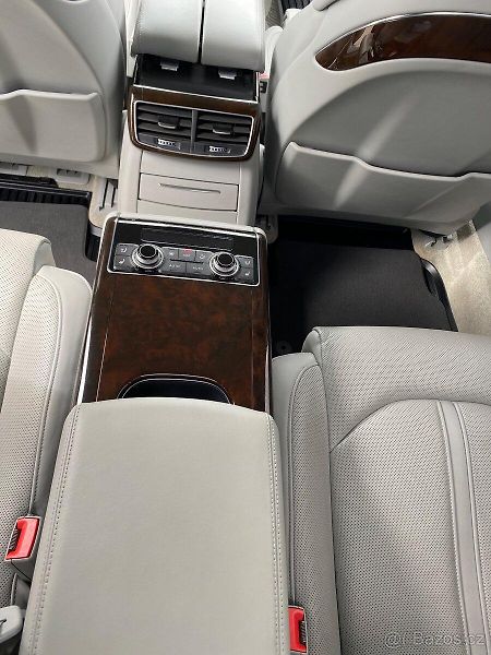 Audi A8 (2015) - fotka 9 z 17