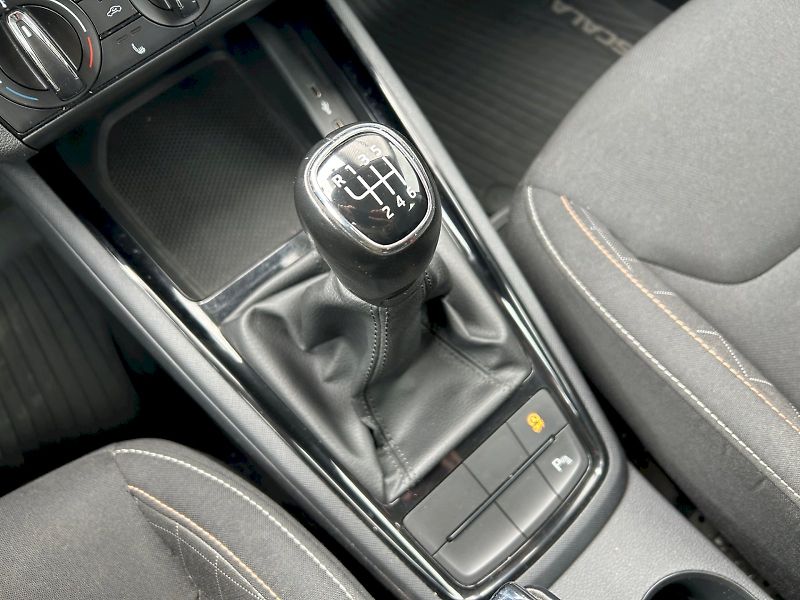 Škoda Scala (2021) Ambition 1.0 TSI 81 kW - fotka 23 z 27