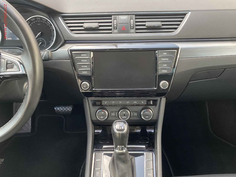 Škoda Superb (2016) 2.0 TDI 4x4, Style, DSG, kůže - fotka 12 z 19