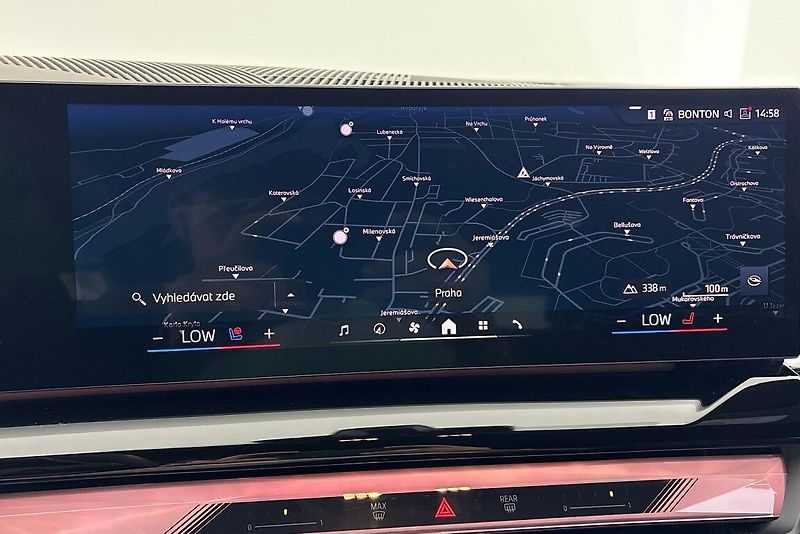 BMW Řada 5 540d xDrive Touring - fotka 18 z 24