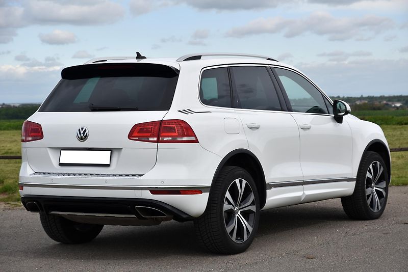 Volkswagen Touareg 3.0 TDi V6 DSG 4M,R-LINE,FACE - fotka 4 z 50