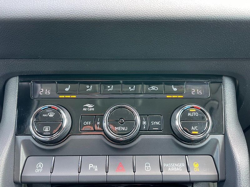 Škoda Karoq (2022) 2.0TDi Style+! Tažné! ČR+1.maj - fotka 17 z 39