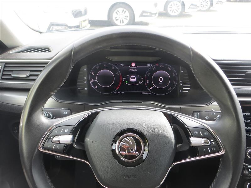 Škoda Superb 1,5 TSI 110kW Style - fotka 24 z 27