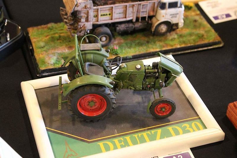 Letošní ročník modelářské výstavy a soutěže v Telnici na Ústecku byl jubilejní - desátý. Jinak soutěž má již čtyřicetiletou tradici. Na snímku je model vozu Tatra 147.