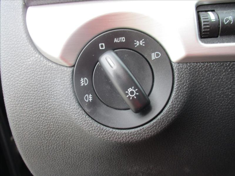Škoda Yeti 1,2 TSI, klima, servis, tažné, - fotka 20 z 26