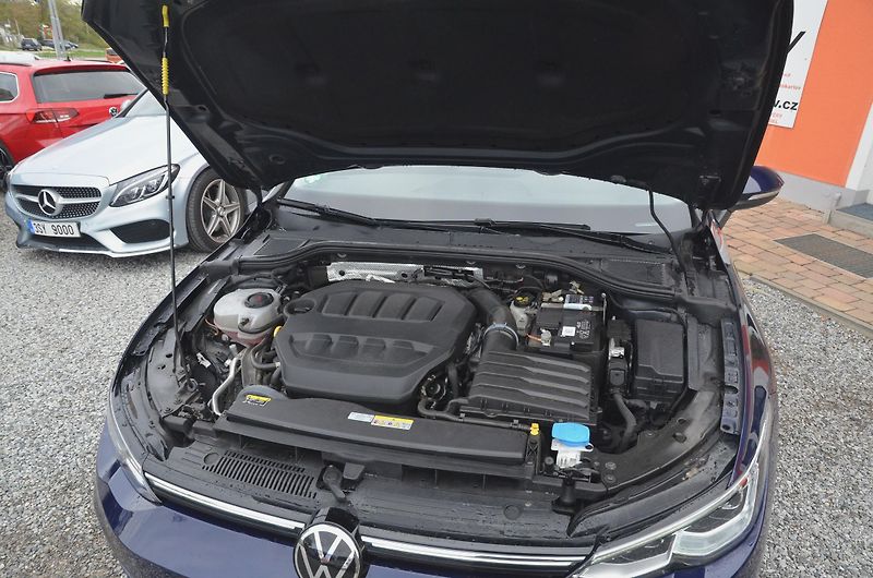 Volkswagen Golf (2022) 2.0 TSi 140kW DSG Style iQ-LED - fotka 13 z 50