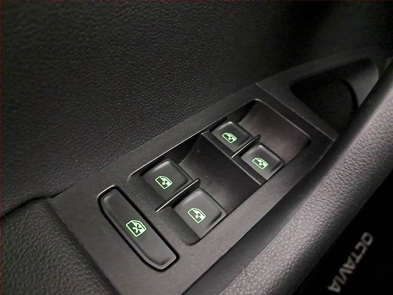 Škoda Octavia (2016) 1.2 TSI, Serv.kniha, Tempomat - fotka 19 z 19