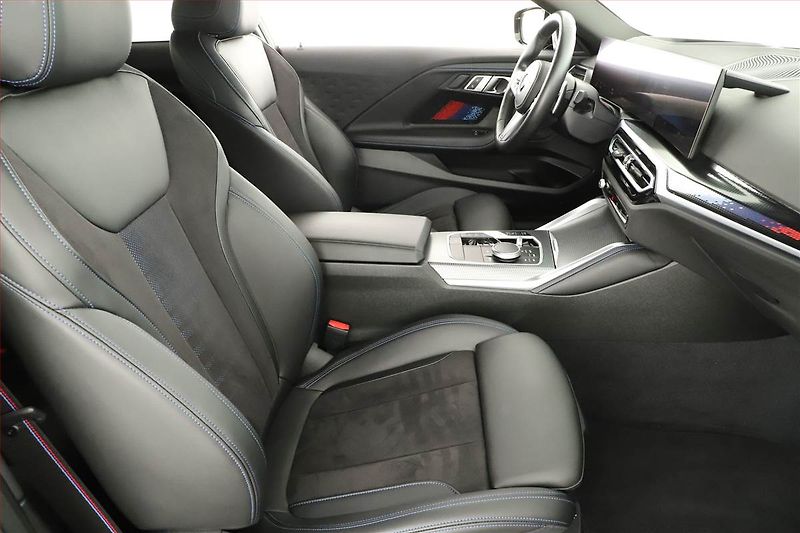 BMW Řada 2 (2023) M240i - fotka 7 z 22