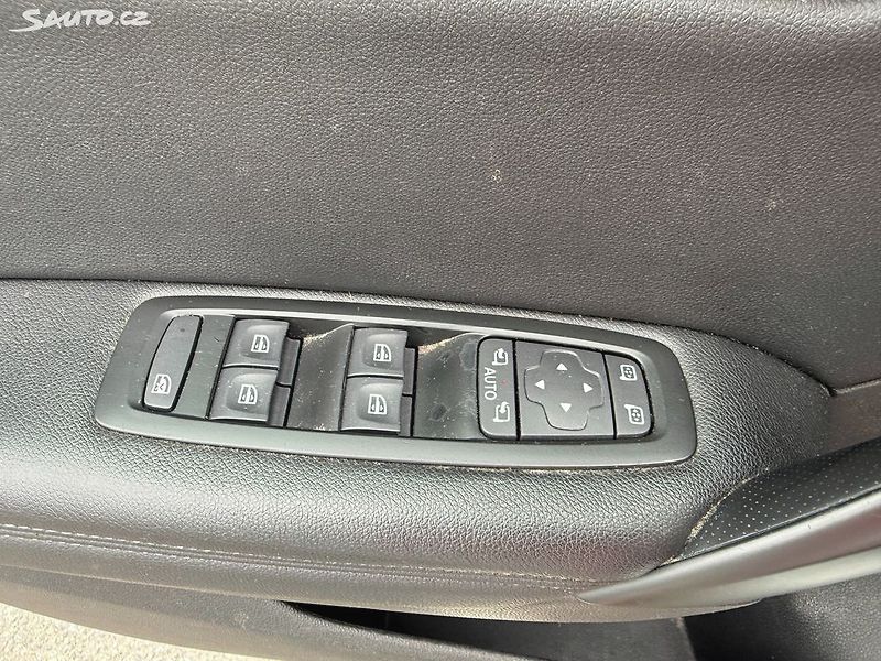 Renault Mégane 1.5 DCi 1.majitel CZ - fotka 24 z 33
