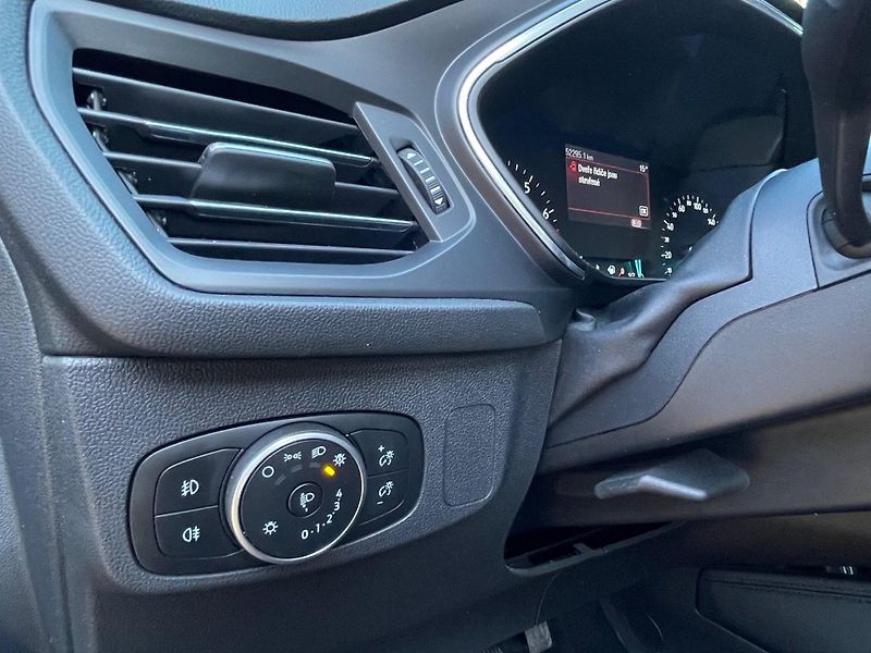 Ford Focus (2021) 1.0 EcoBoost mHEV Titanium - fotka 21 z 36