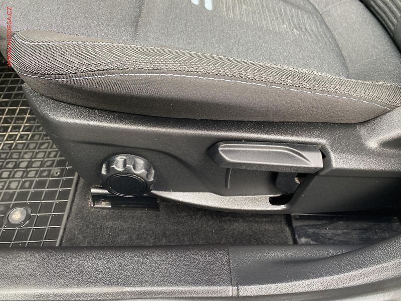 Ford Focus (2023) 1.5 EcoBoost, Active, AT, LED - fotka 14 z 19