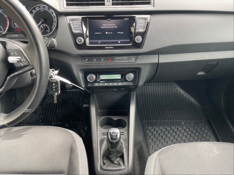 Škoda Fabia 1,0 TSI Ambition - fotka 10 z 11