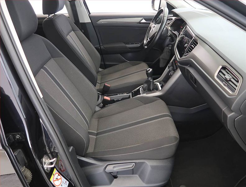 Volkswagen T-Roc (2021) Style 2.0 TDI, Serv.kniha - fotka 9 z 22