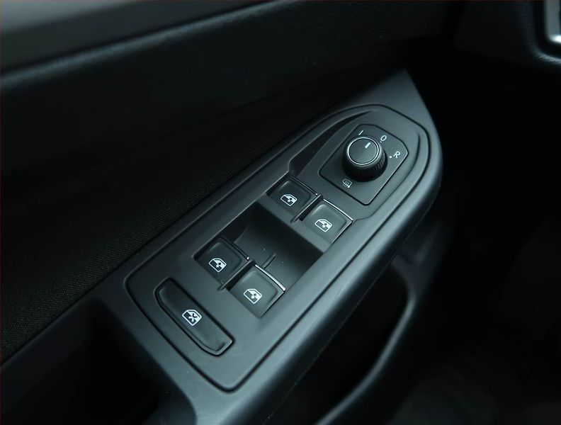 Volkswagen Golf (2021) Life 1.5 TSI, ČR,1.maj - fotka 16 z 21