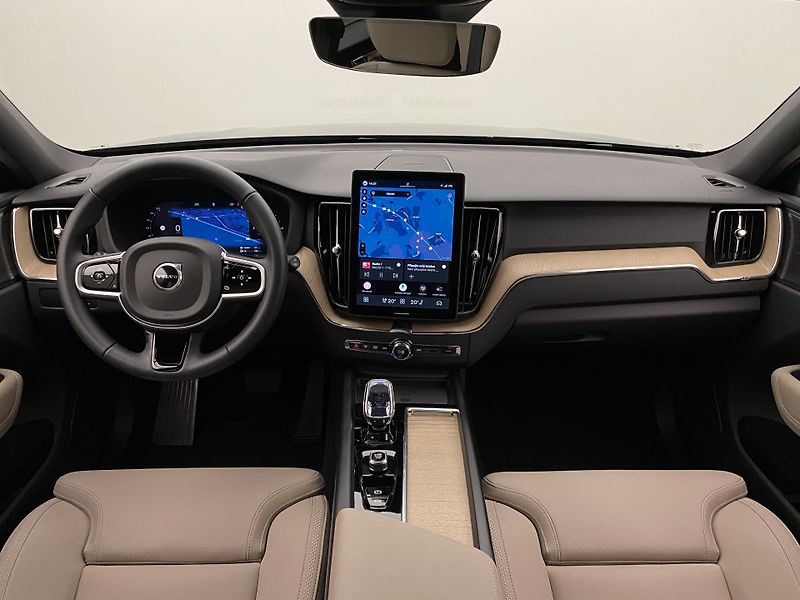 Volvo XC60 T8 AWD RECHARGE PLUS DARK CZ - fotka 2 z 66