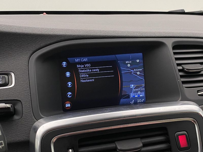 Volvo V60 D2 SUMMUM AUT - fotka 37 z 44