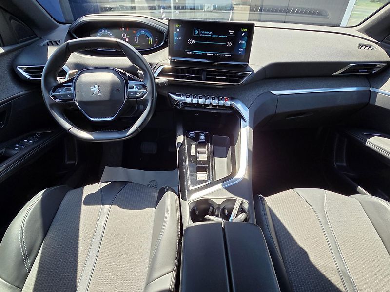 Peugeot 3008 (2023) 1.6 PHEV 165 ALLURE PACK EAT8 - fotka 13 z 32