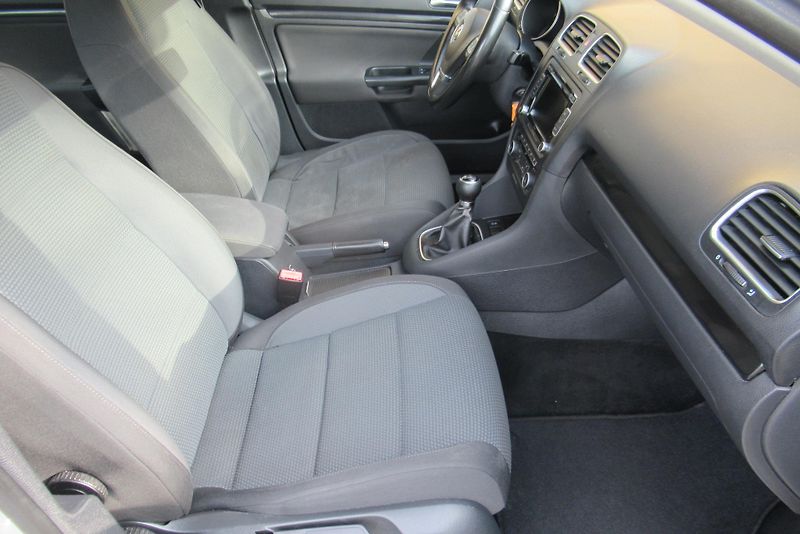 Volkswagen Golf 1.2 TSi AUT. KLIMA TAŽNÉ - fotka 13 z 30