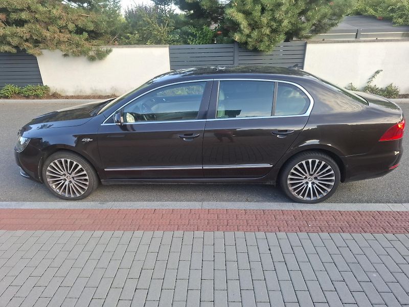 Škoda Superb (2013) 2.0 TDI,CR,Laurin&Klement - fotka 1 z 18