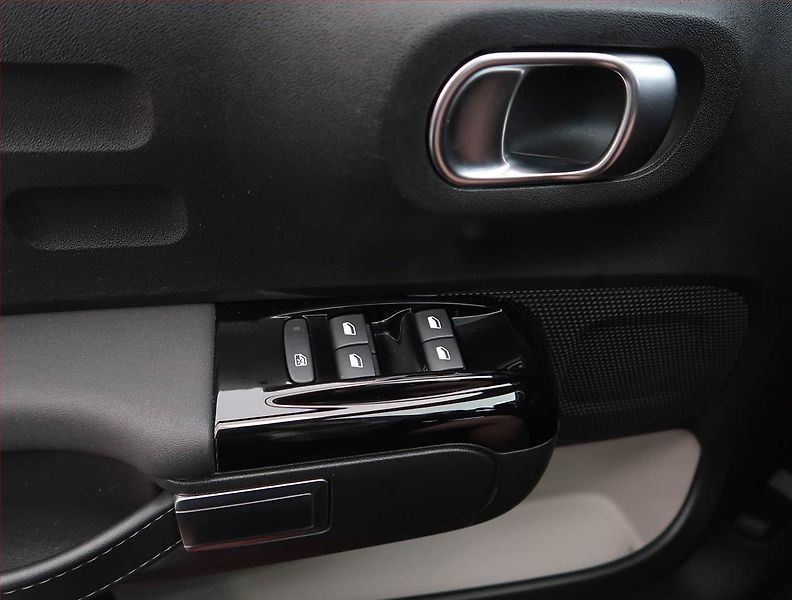 Citroën C3 (2024) Shine 1.2 PureTech, Automat - fotka 26 z 26