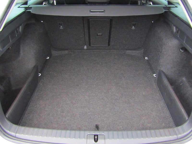 Škoda Octavia IV FL Combi Selection 1.5 TSI - fotka 15 z 30