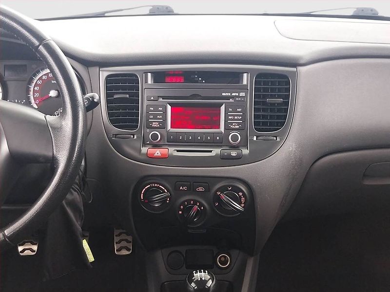 Kia Rio (2011) 1.4 16V, Serv.kniha - fotka 12 z 14