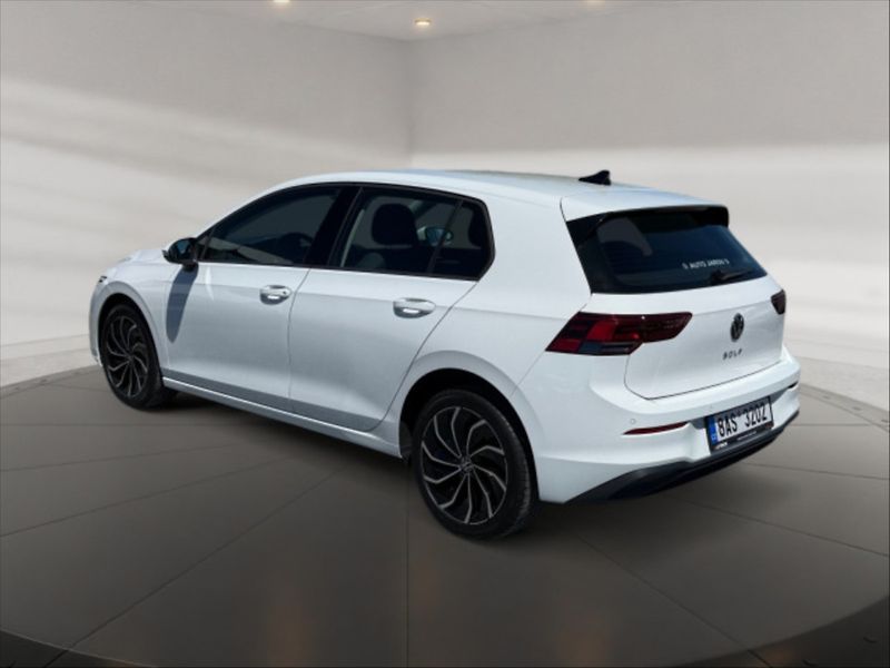 Volkswagen Golf 1,0 TSI Life - fotka 3 z 10