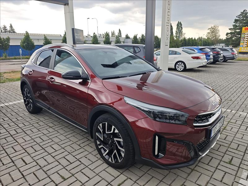 Kia XCeed 1,6 T-GDI 132kW 7DCT automat - fotka 8 z 21