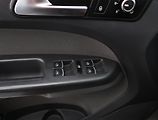 Volkswagen Touran (2011) Comfortline 2.0 TDI, Automat - náhled 20