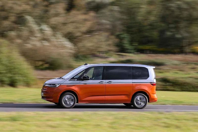 Volkswagen Multivan T7 jsme mohli otestovat na německých silnicích