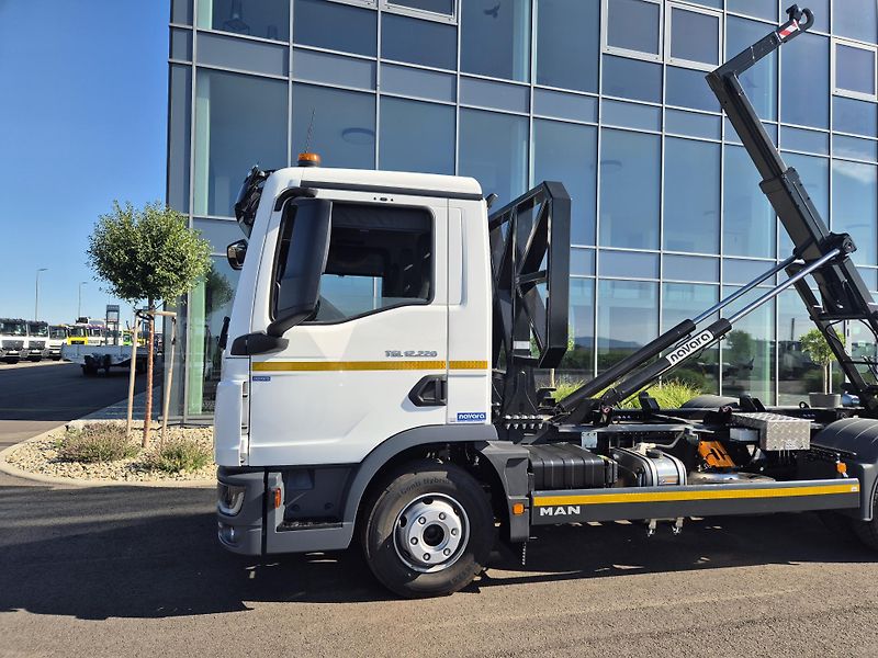 MAN TGL TRAKTOR NOSIČ KONTEJNERU - fotka 9 z 26