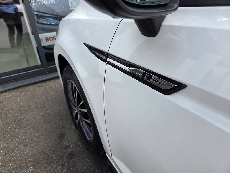 Volkswagen Touran (2026) 1.5 TSI DSG7 R-Line 7 míst - fotka 10 z 50