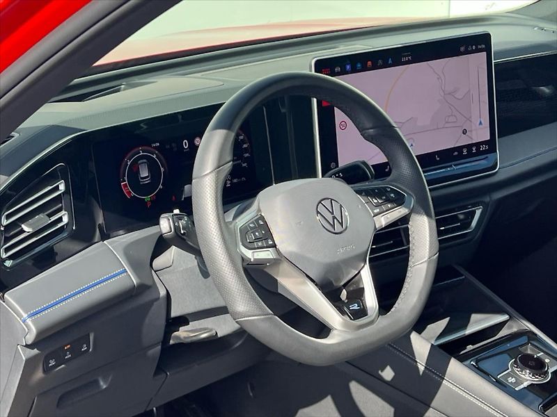 Volkswagen Tiguan 2,0 TDi 142kW 4Motion R-LINE - fotka 6 z 34