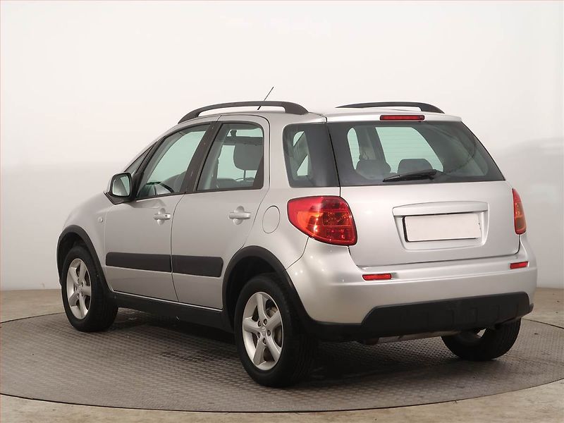 Suzuki SX4 (2007) 1.6 VVT, 4X4 - fotka 4 z 15