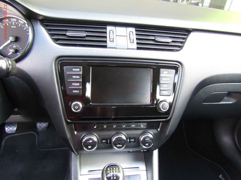 Škoda Octavia (2016) 1.6 TDi, Style, +kola - fotka 15 z 20