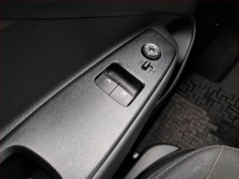 Hyundai i10 (2021) Comfort 1.0, Automat - fotka 15 z 17
